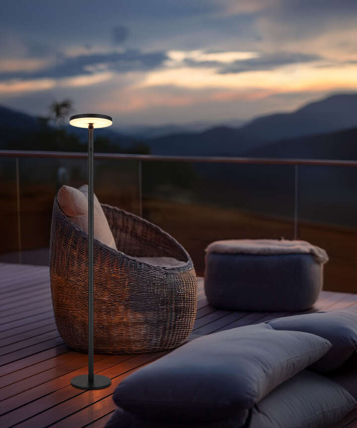 GLOBO LED Solar-Stehlampe